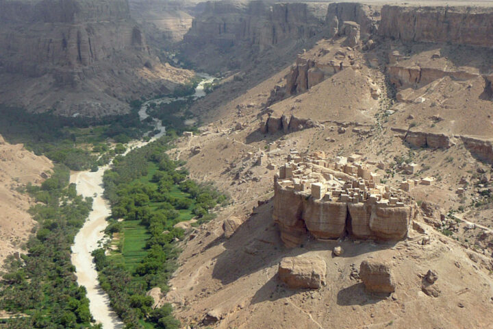 From Local Governance to Constitution Building: Yemen after 10 Years of Conflict